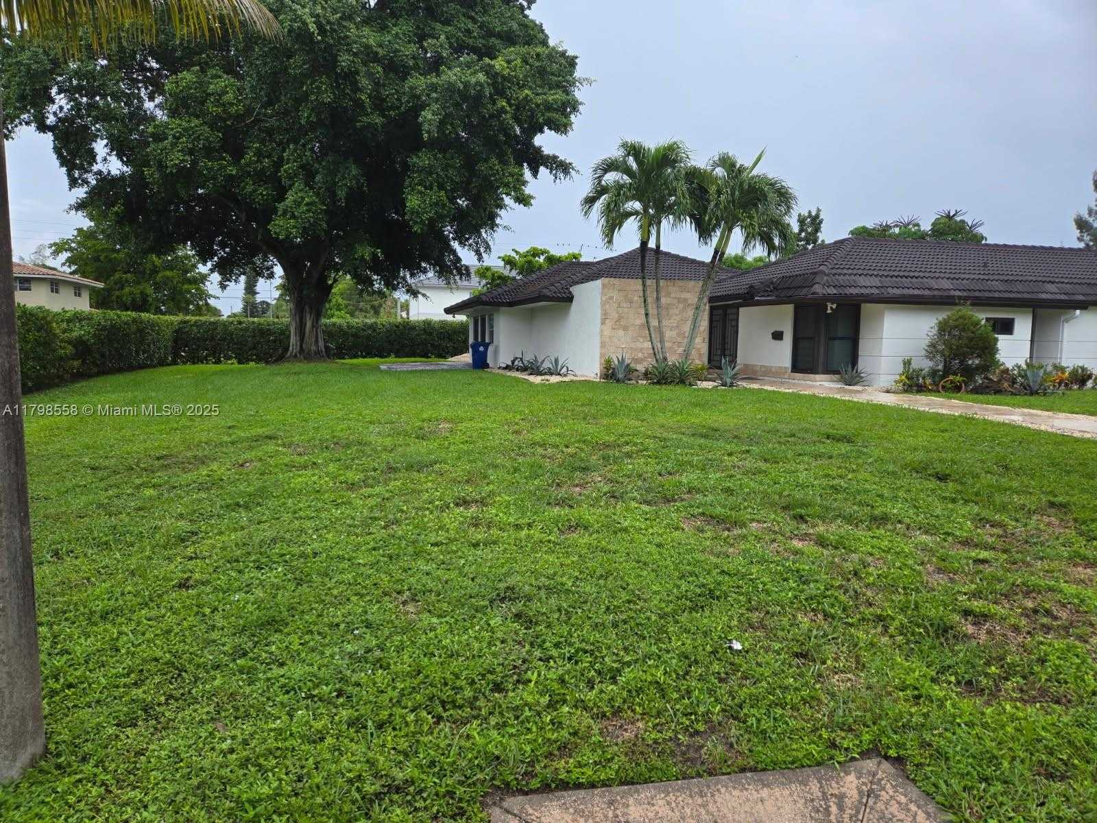 Small Image of 3705 NORTH WEST 82ND AVE, Coral Springs Number 2