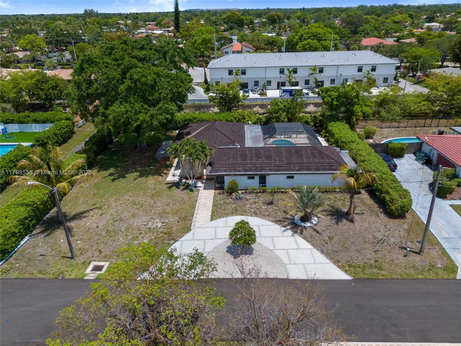 Small Image of 3705 NORTH WEST 82ND AVE, Coral Springs Number 36
