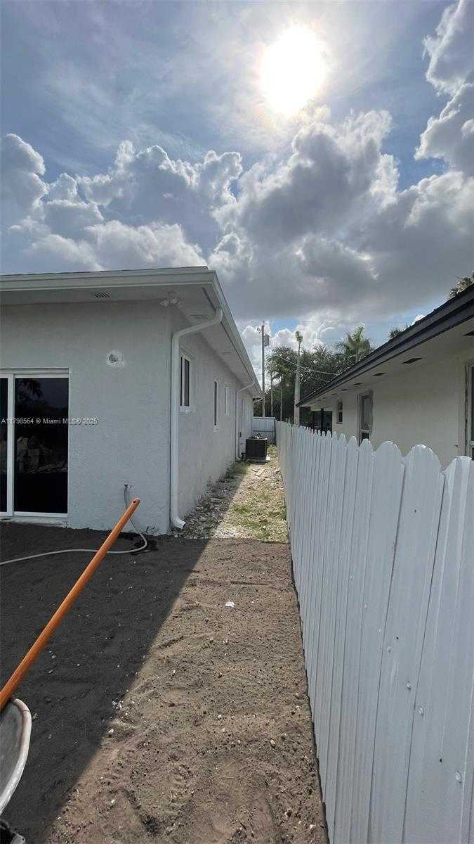 Small Image of 640 SOUTH WEST 12TH AVE, Homestead Number 10