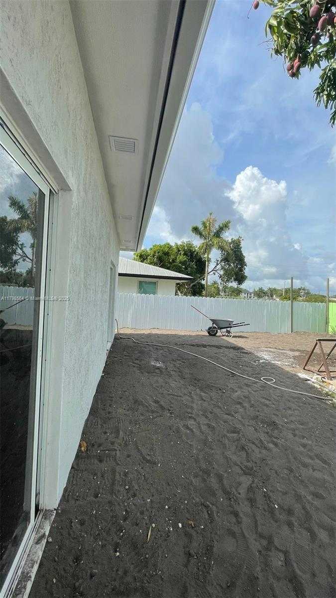 Small Image of 640 SOUTH WEST 12TH AVE, Homestead Number 11