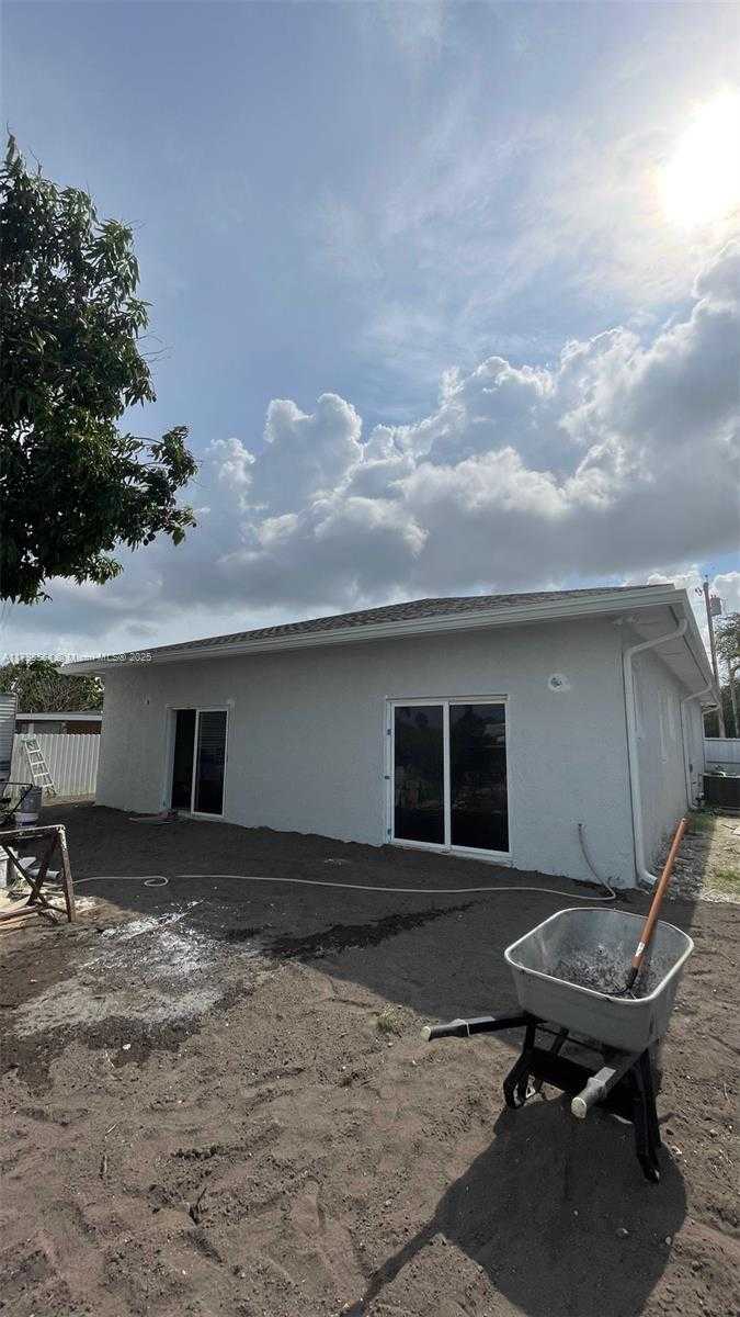 Small Image of 640 SOUTH WEST 12TH AVE, Homestead Number 13