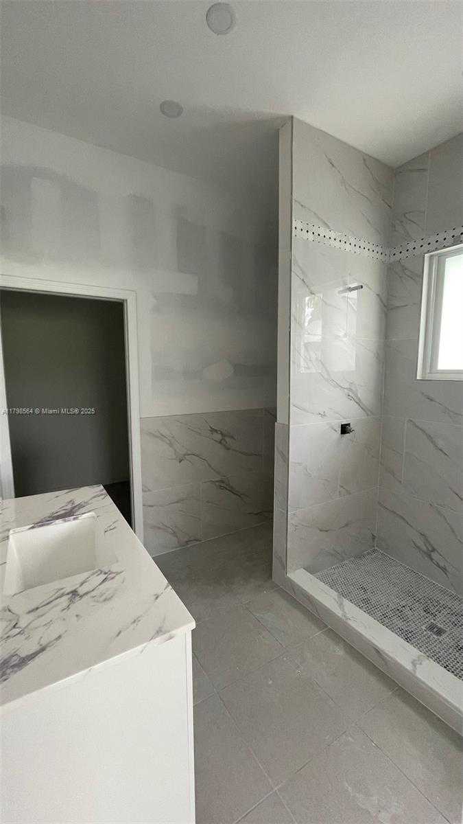 Small Image of 640 SOUTH WEST 12TH AVE, Homestead Number 3
