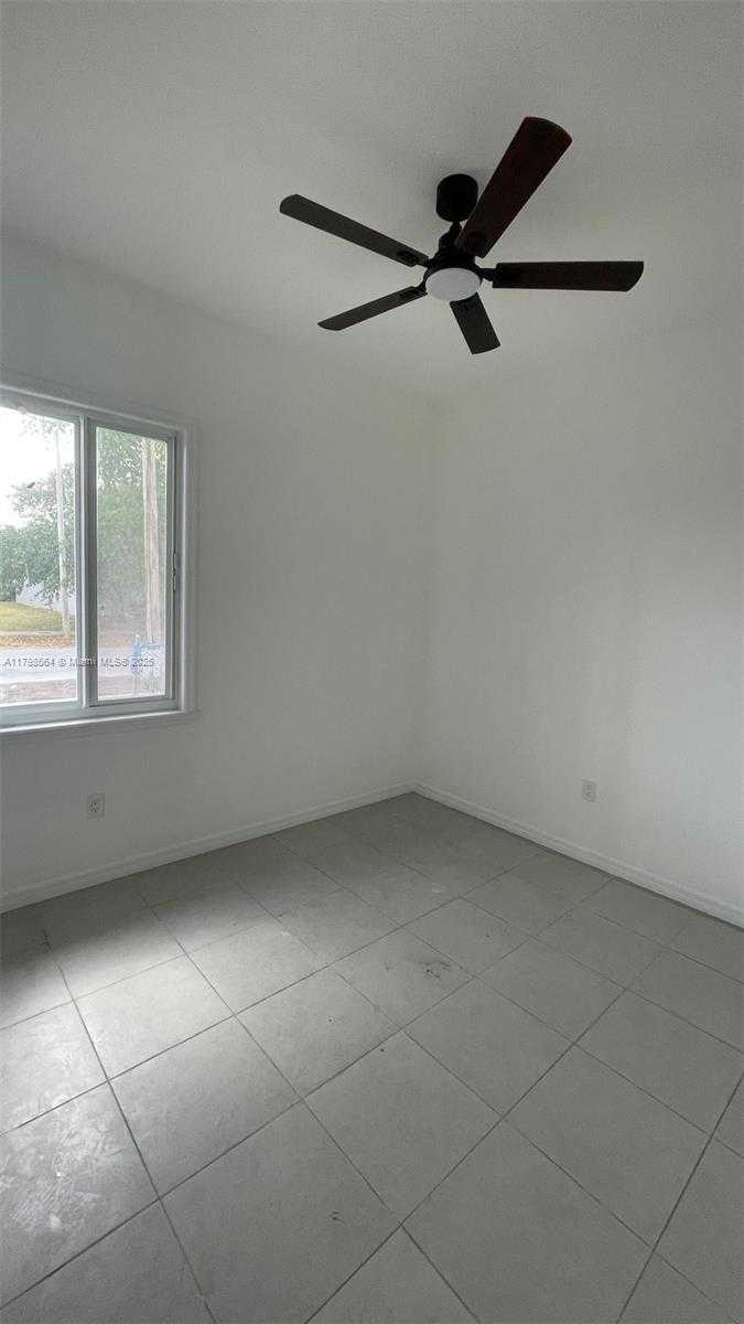 Small Image of 640 SOUTH WEST 12TH AVE, Homestead Number 4