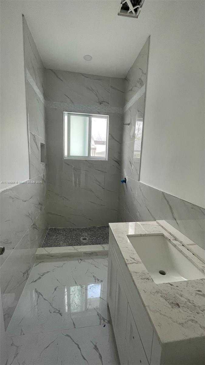 Small Image of 640 SOUTH WEST 12TH AVE, Homestead Number 5