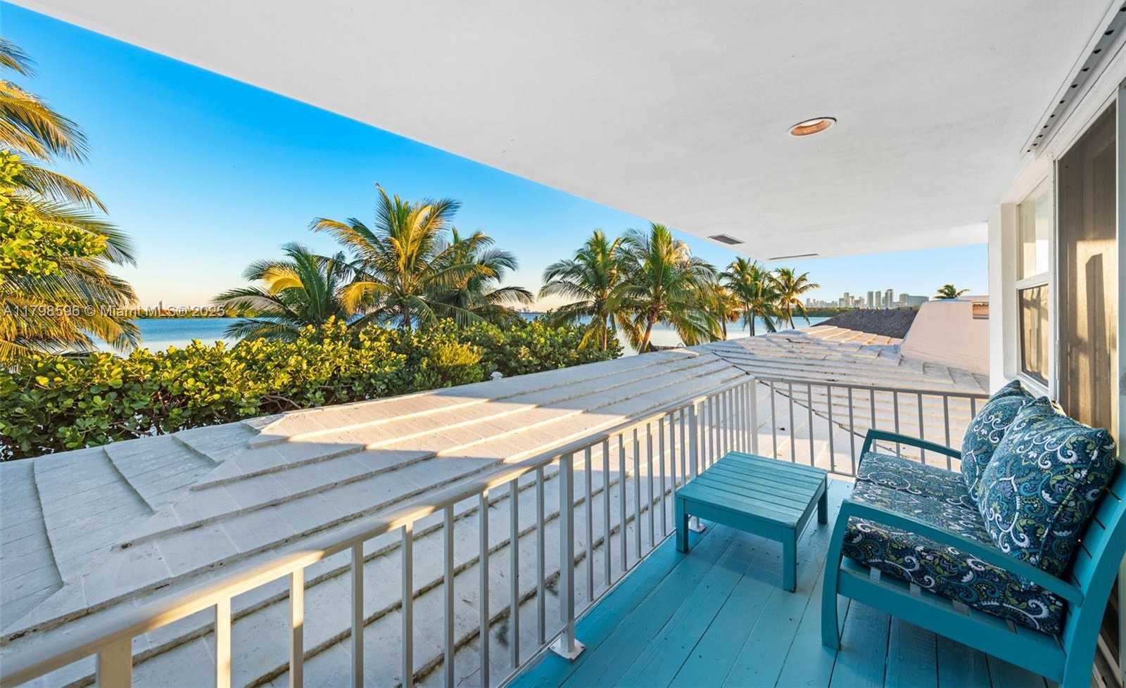 Small Image of 7305 BELLE MEADE ISLAND DR, Miami Number 13