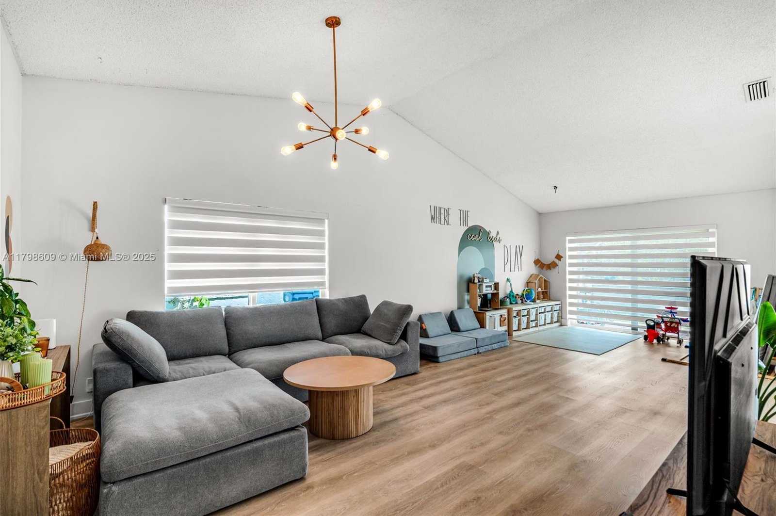 Small Image of 16791 ROYAL POINCIANA DR, Weston Number 11