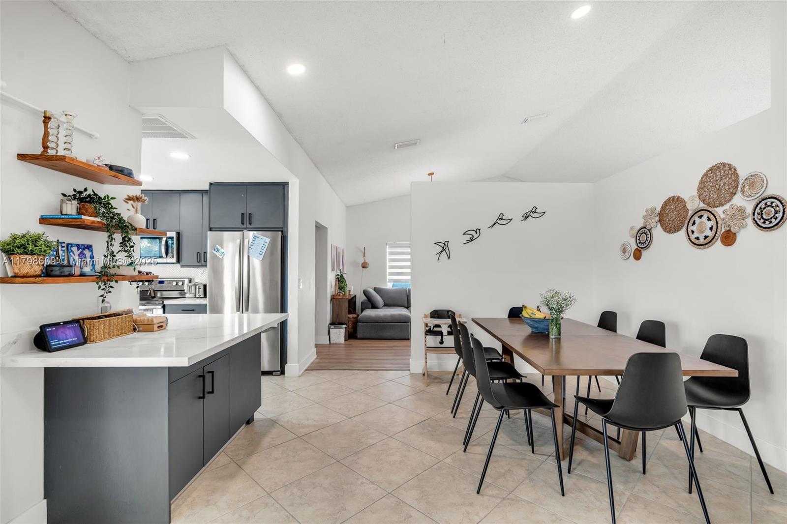Small Image of 16791 ROYAL POINCIANA DR, Weston Number 12