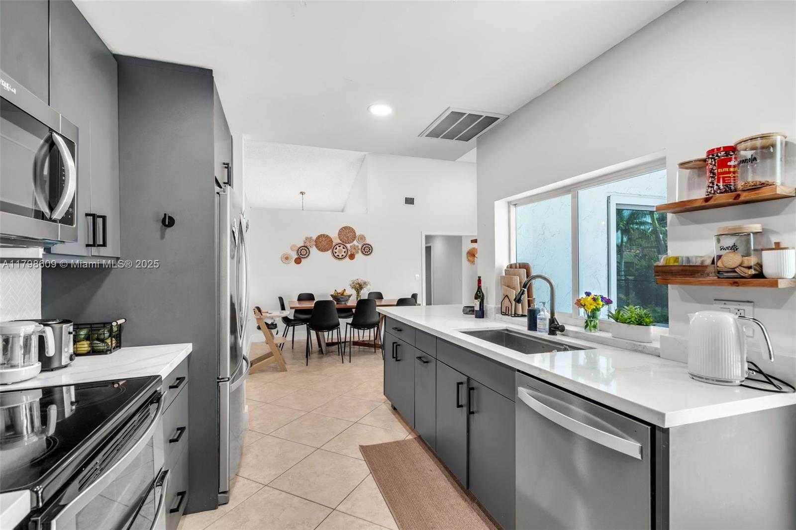 Small Image of 16791 ROYAL POINCIANA DR, Weston Number 18