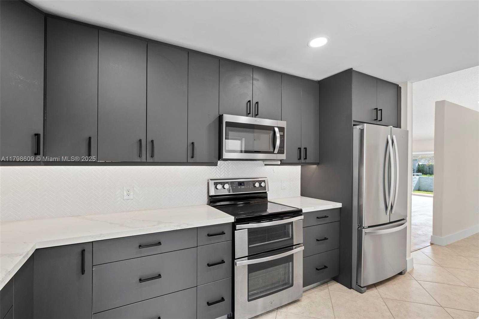 Small Image of 16791 ROYAL POINCIANA DR, Weston Number 19