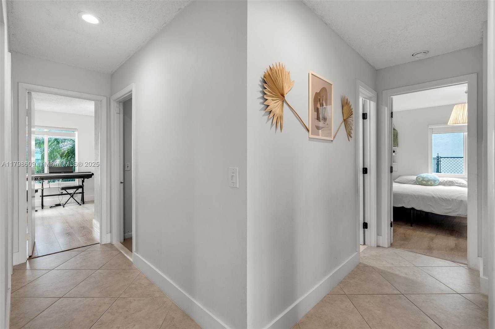 Small Image of 16791 ROYAL POINCIANA DR, Weston Number 26