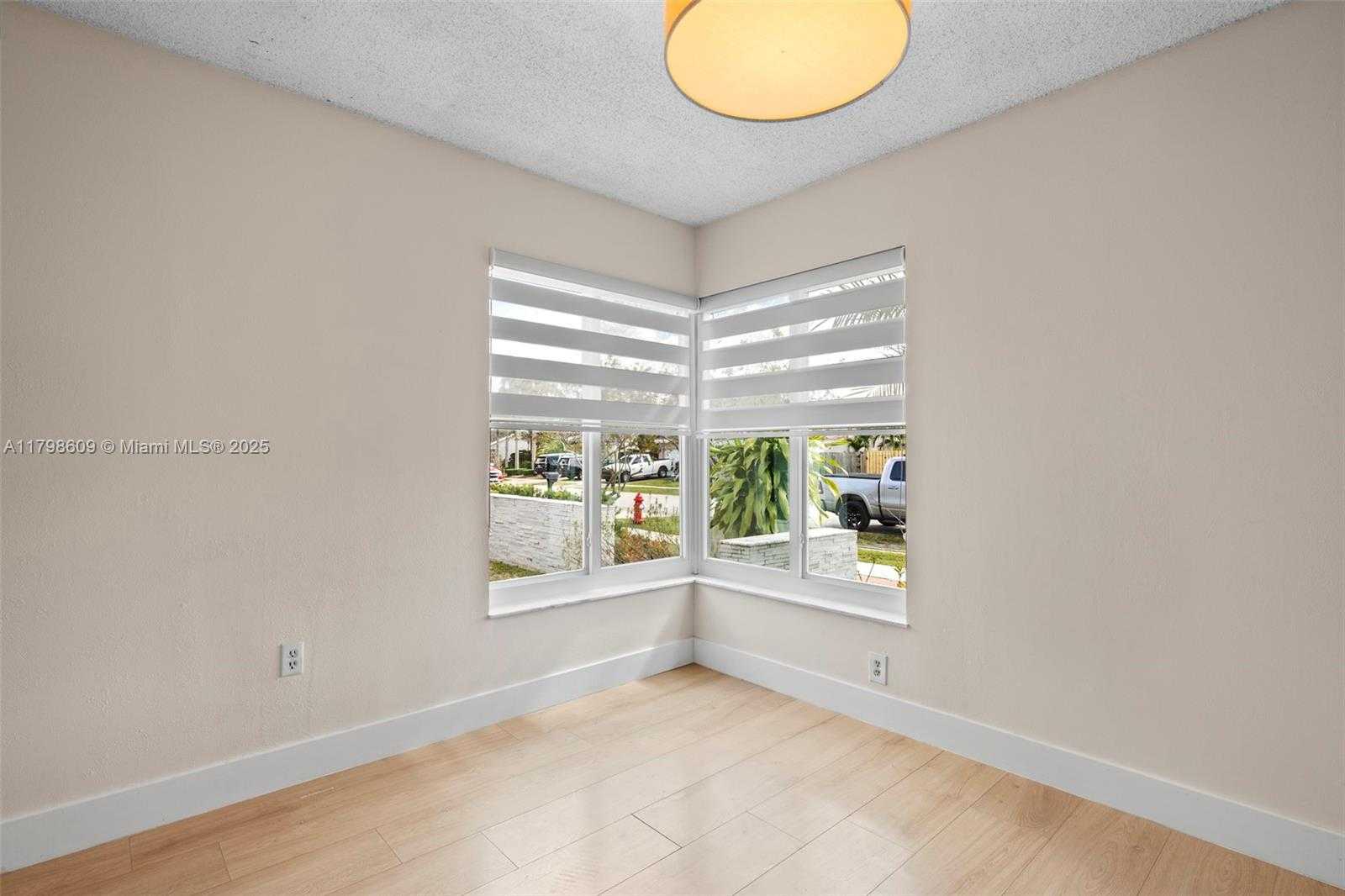 Small Image of 16791 ROYAL POINCIANA DR, Weston Number 29