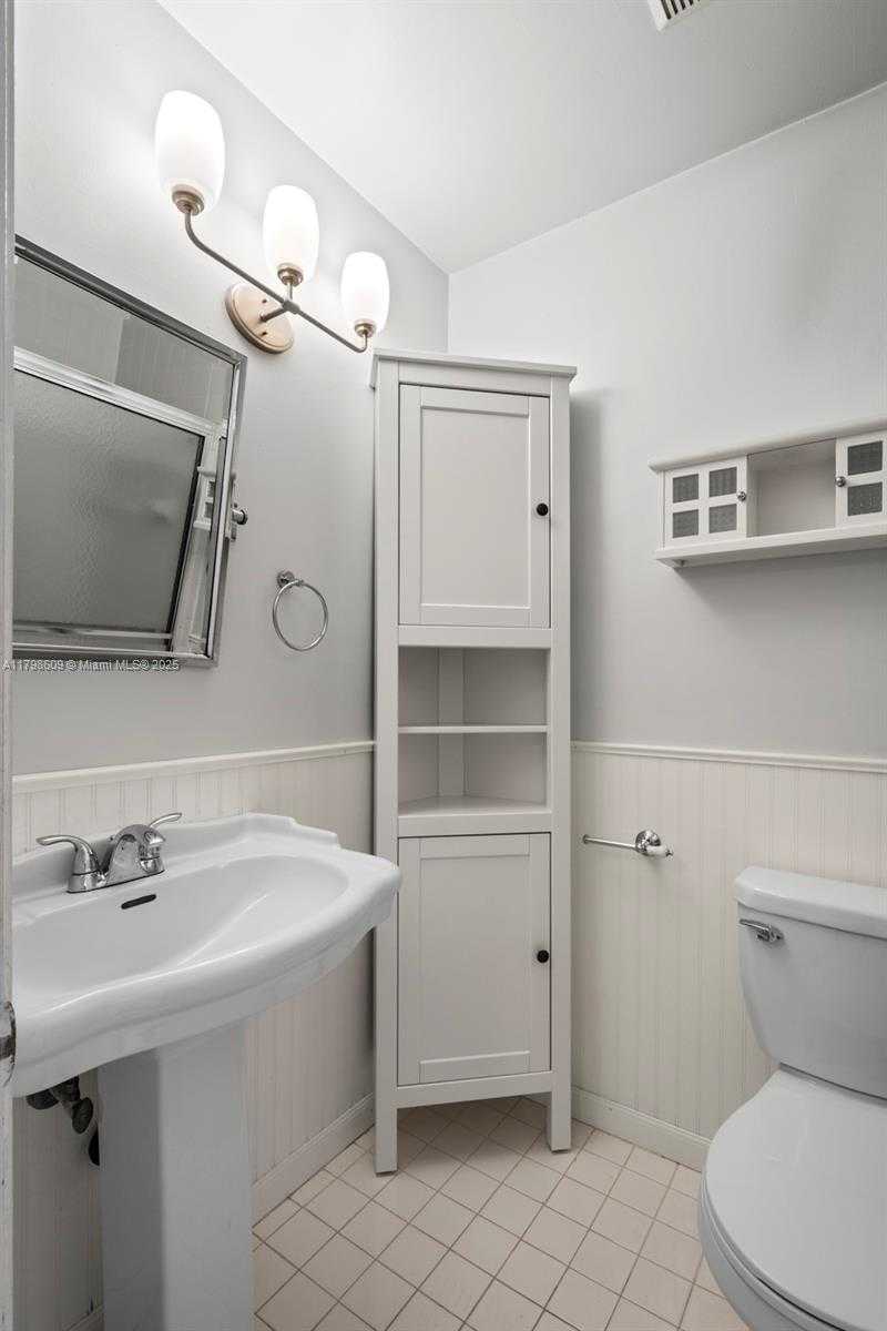 Small Image of 16791 ROYAL POINCIANA DR, Weston Number 30