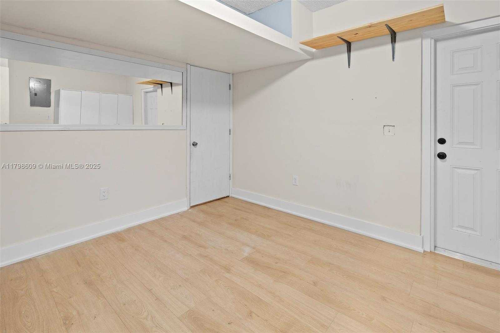 Small Image of 16791 ROYAL POINCIANA DR, Weston Number 32