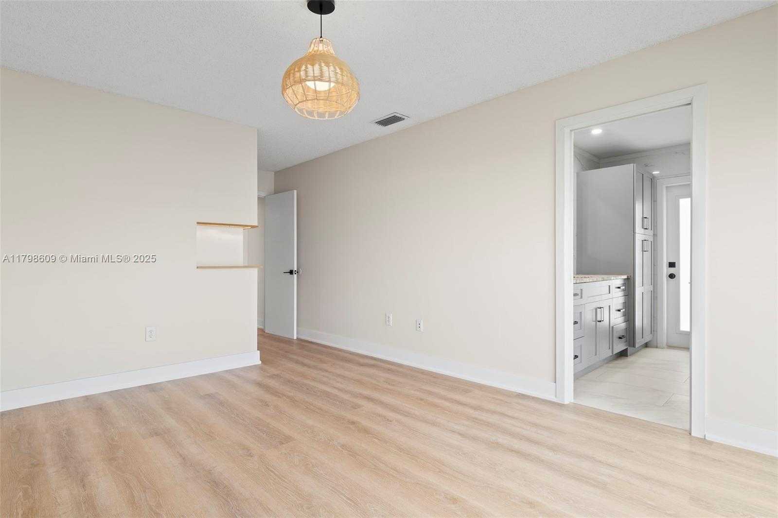 Small Image of 16791 ROYAL POINCIANA DR, Weston Number 33