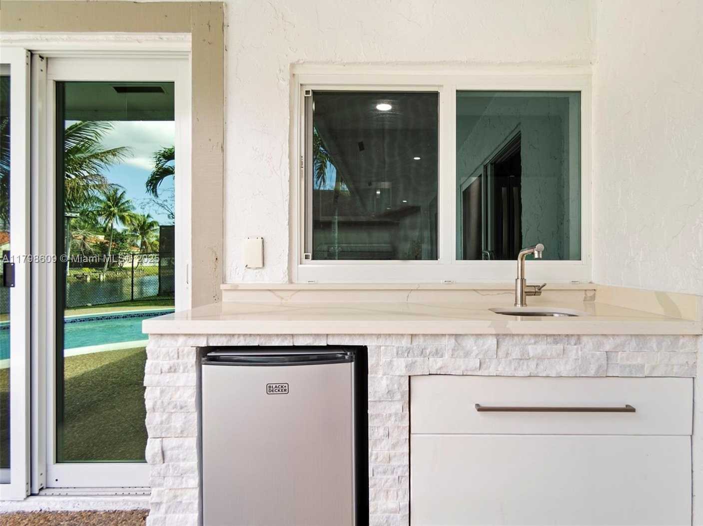 Small Image of 16791 ROYAL POINCIANA DR, Weston Number 40