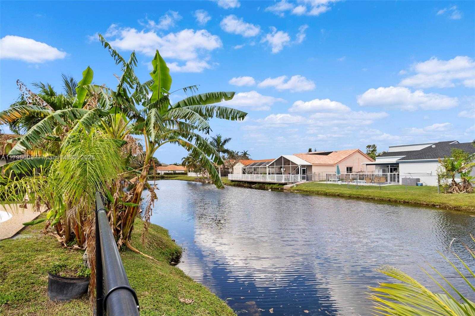 Small Image of 16791 ROYAL POINCIANA DR, Weston Number 42