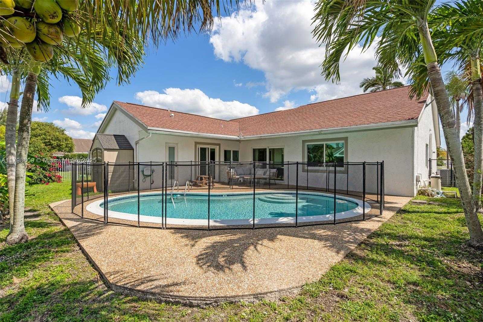 Small Image of 16791 ROYAL POINCIANA DR, Weston Number 44