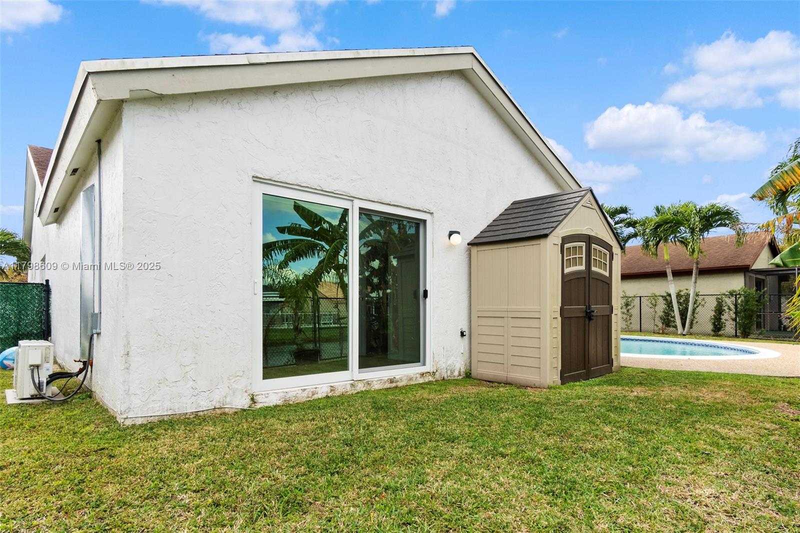 Small Image of 16791 ROYAL POINCIANA DR, Weston Number 47