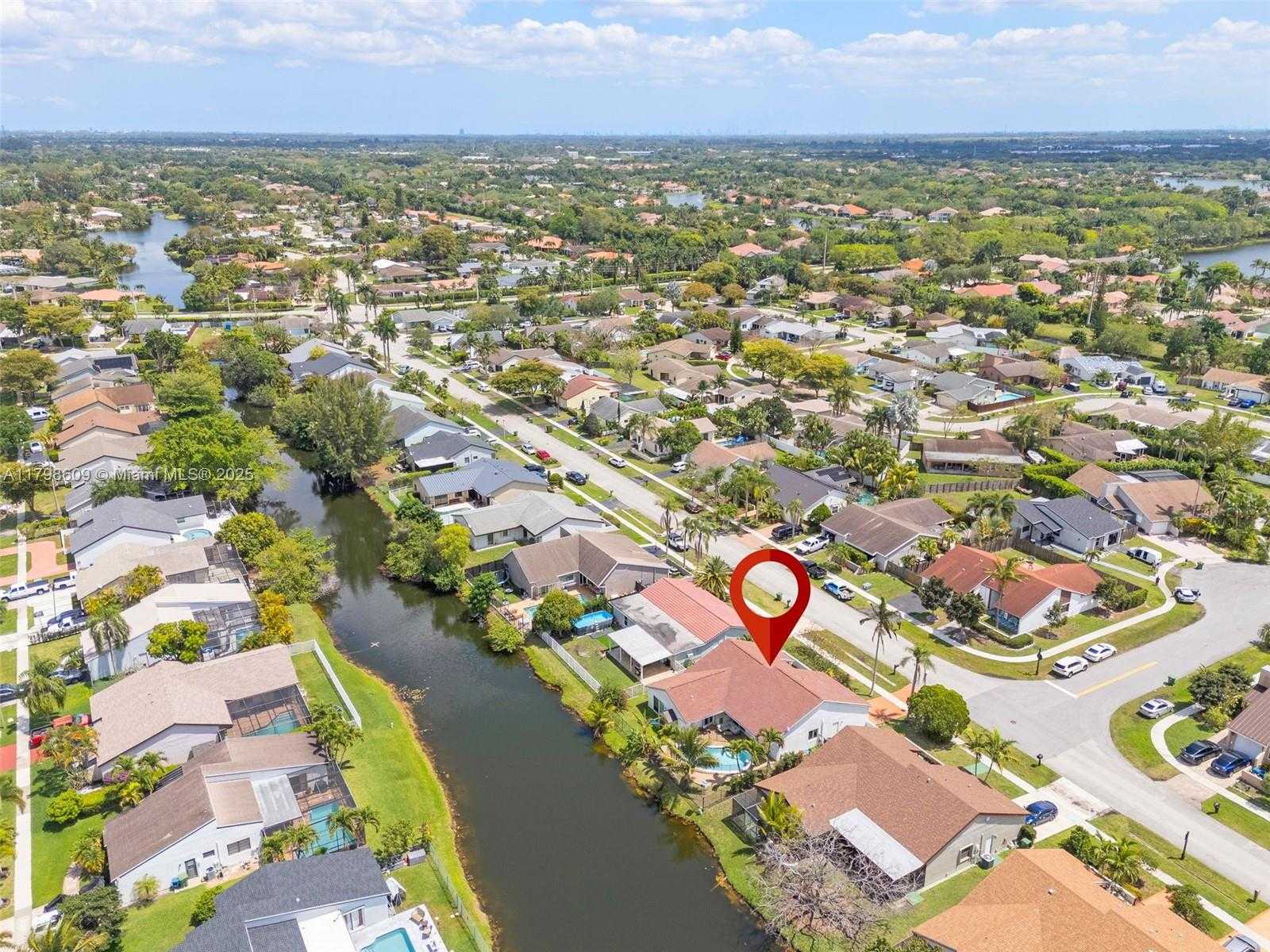 Small Image of 16791 ROYAL POINCIANA DR, Weston Number 51