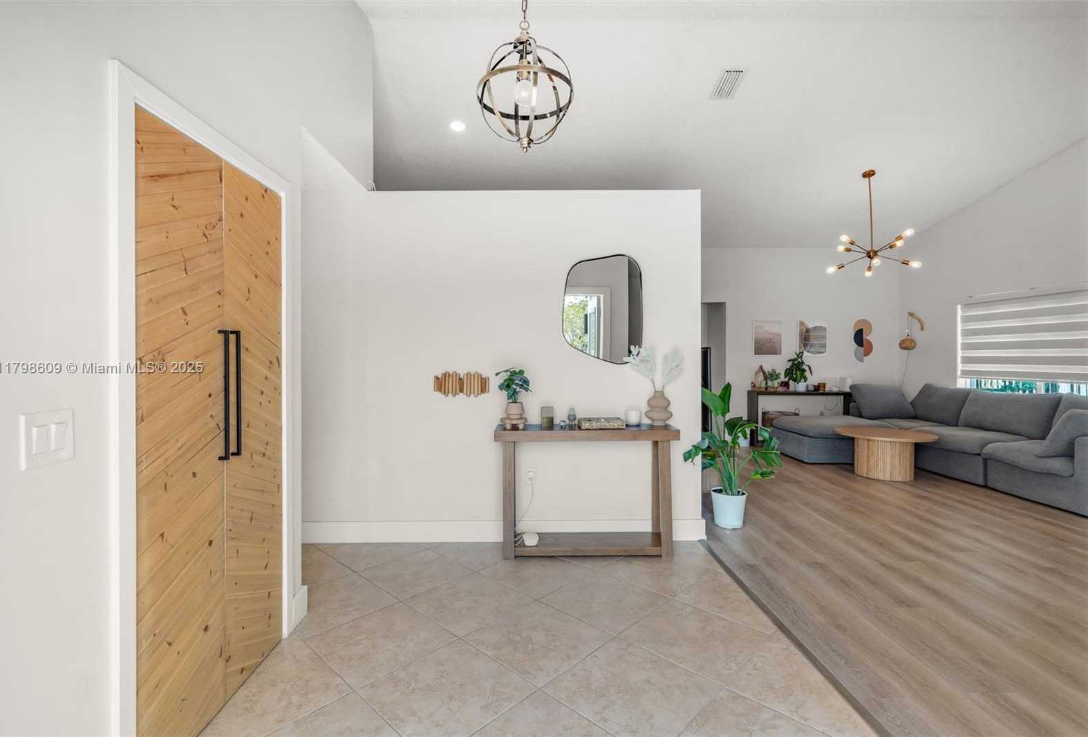 Small Image of 16791 ROYAL POINCIANA DR, Weston Number 6