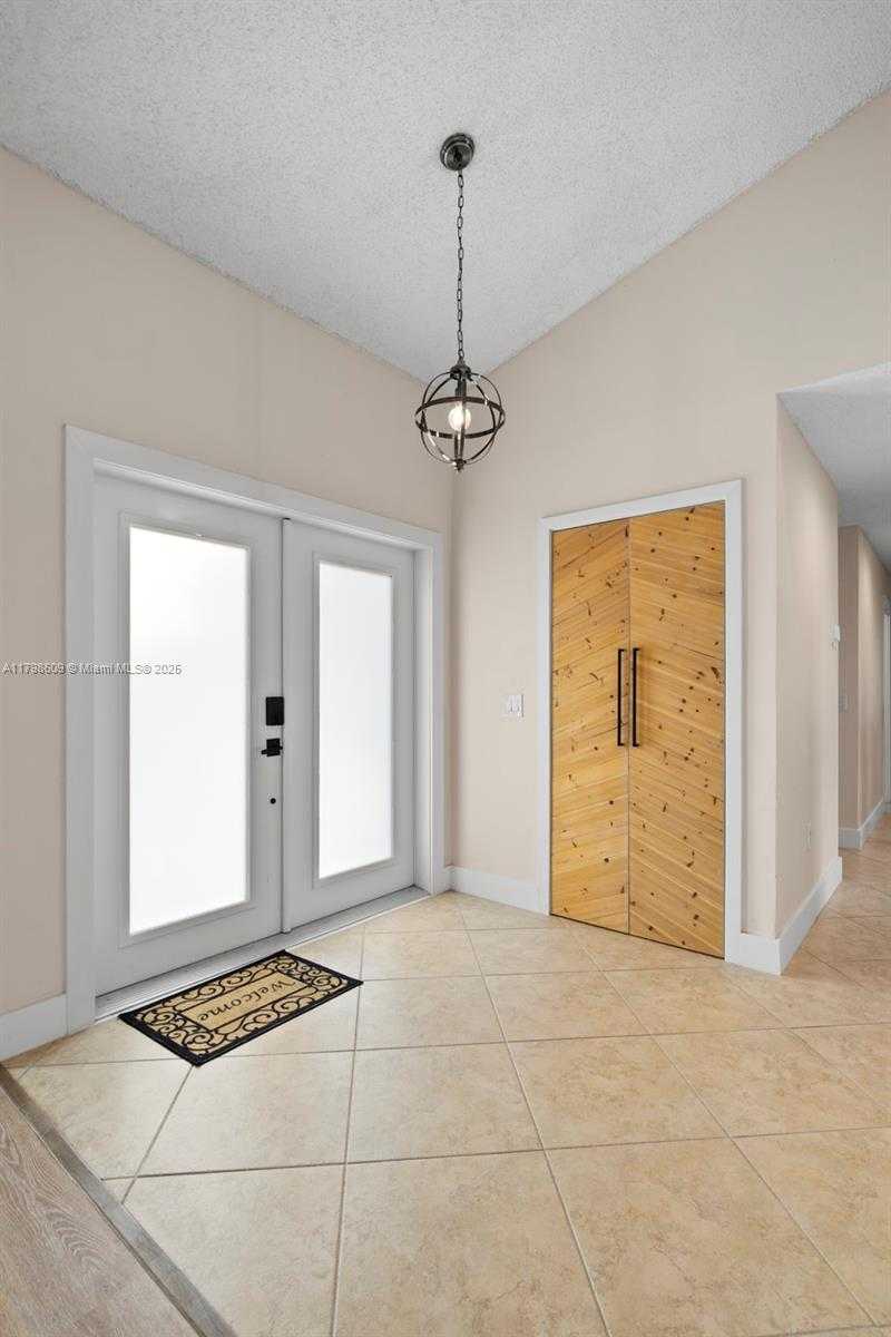 Small Image of 16791 ROYAL POINCIANA DR, Weston Number 7