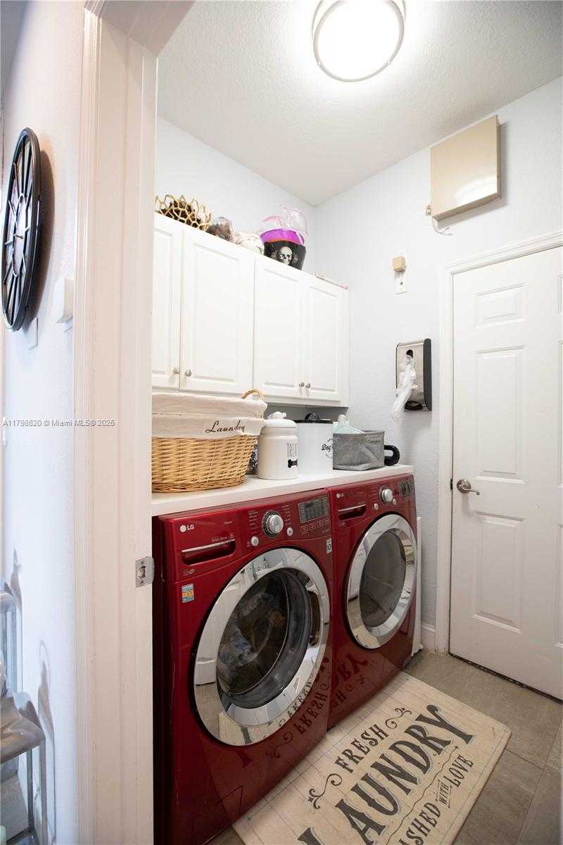 Small Image of 4450 LAUREL PL, Weston Number 16