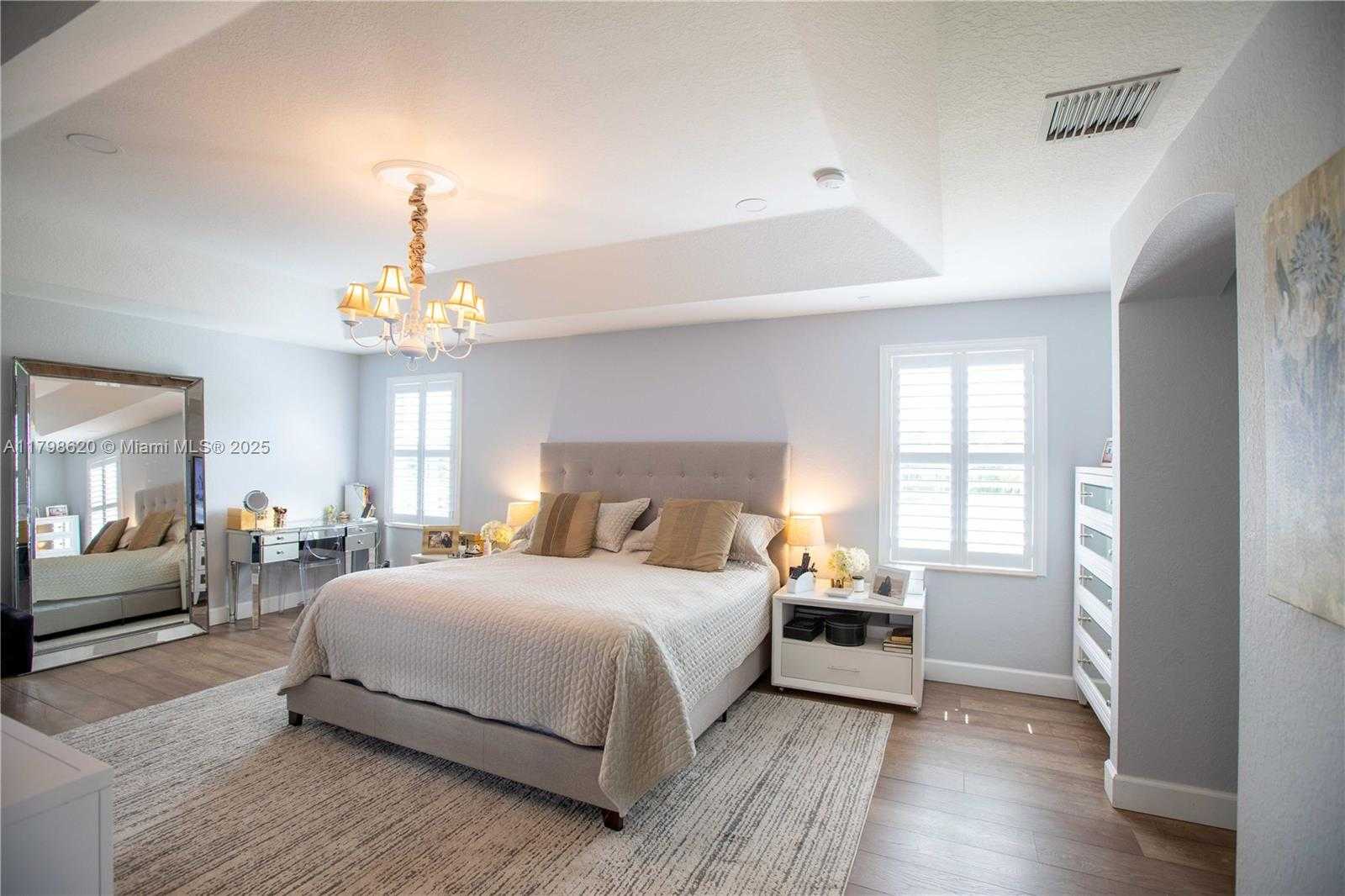 Small Image of 4450 LAUREL PL, Weston Number 21