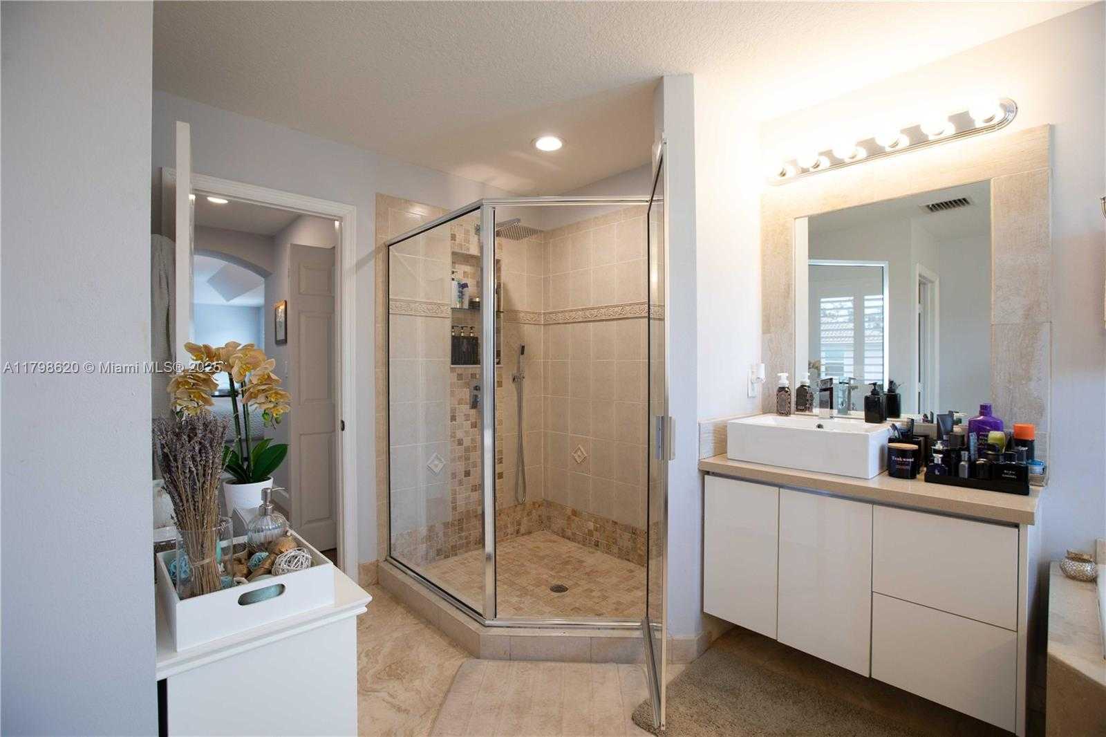 Small Image of 4450 LAUREL PL, Weston Number 25