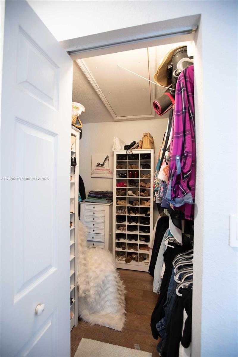 Small Image of 4450 LAUREL PL, Weston Number 27