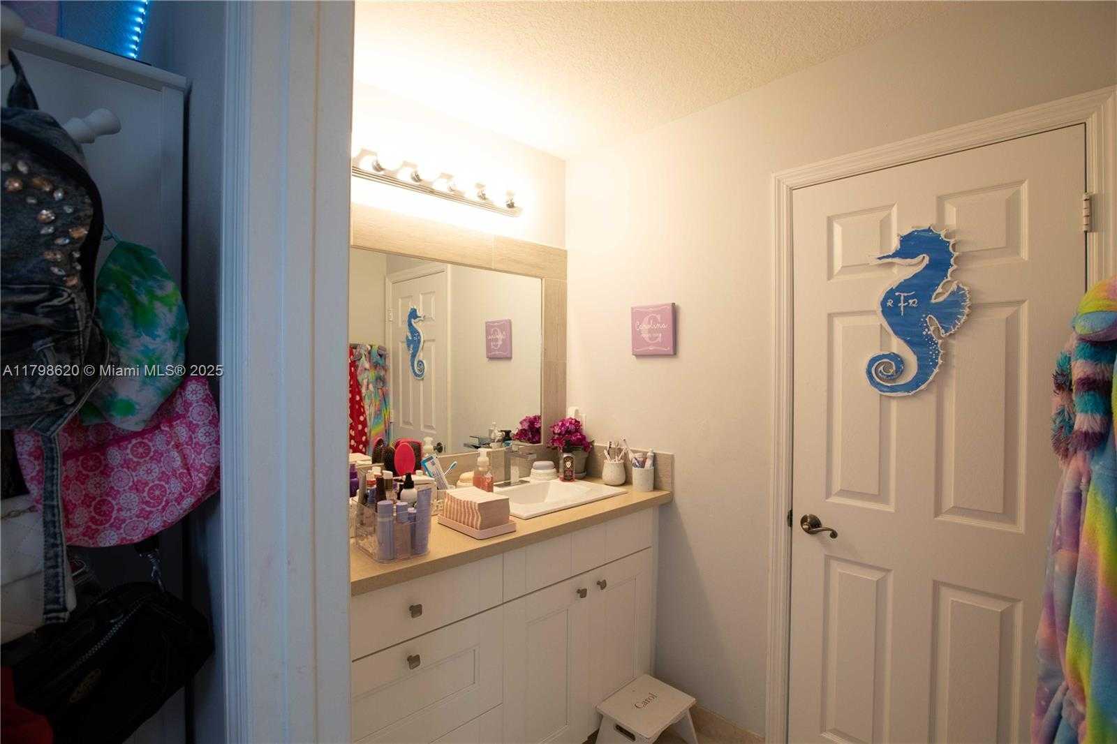 Small Image of 4450 LAUREL PL, Weston Number 29