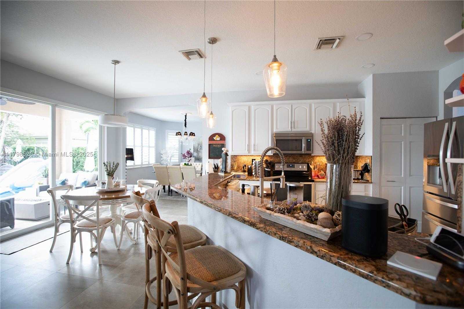 Small Image of 4450 LAUREL PL, Weston Number 3