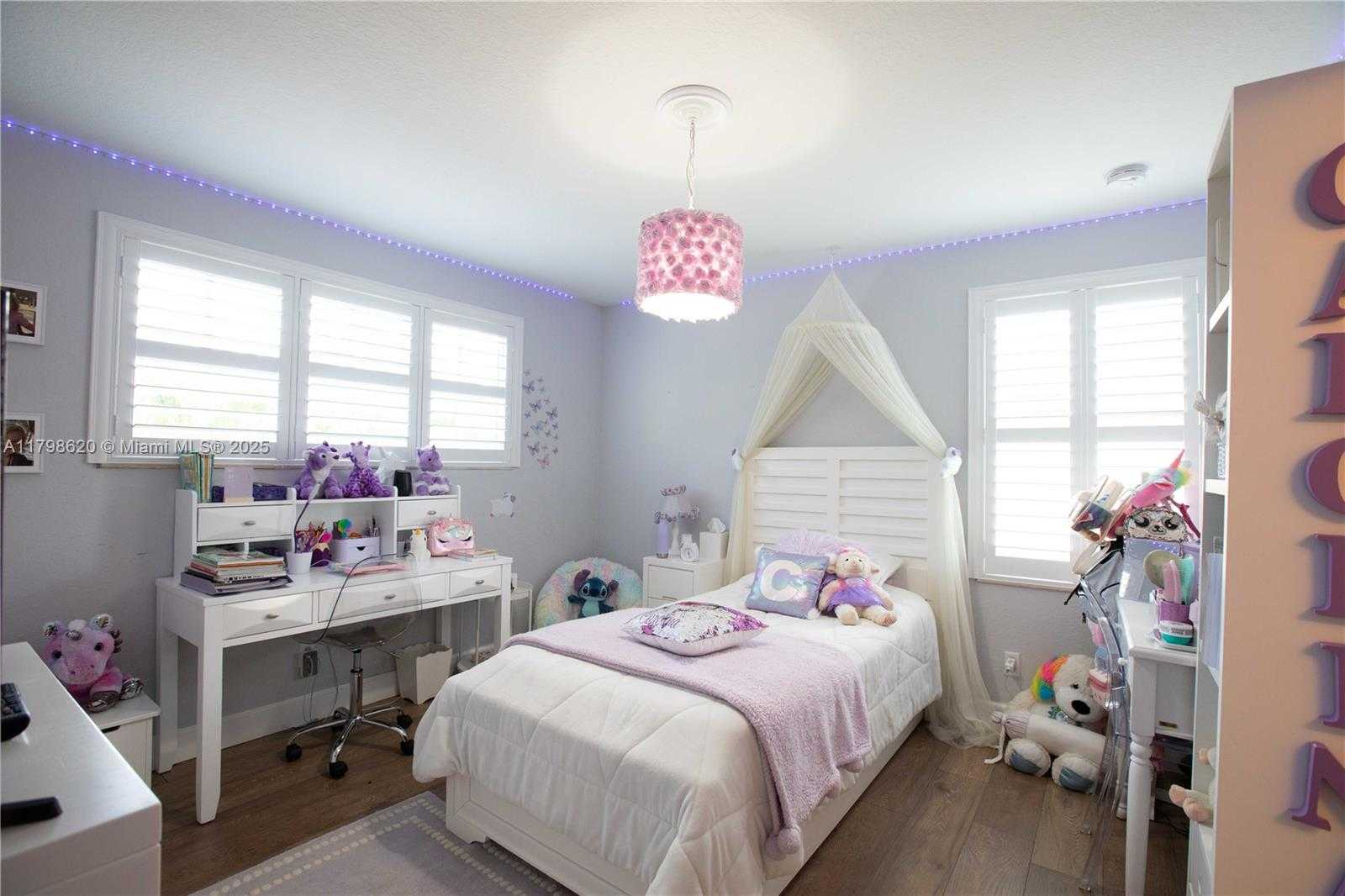 Small Image of 4450 LAUREL PL, Weston Number 30