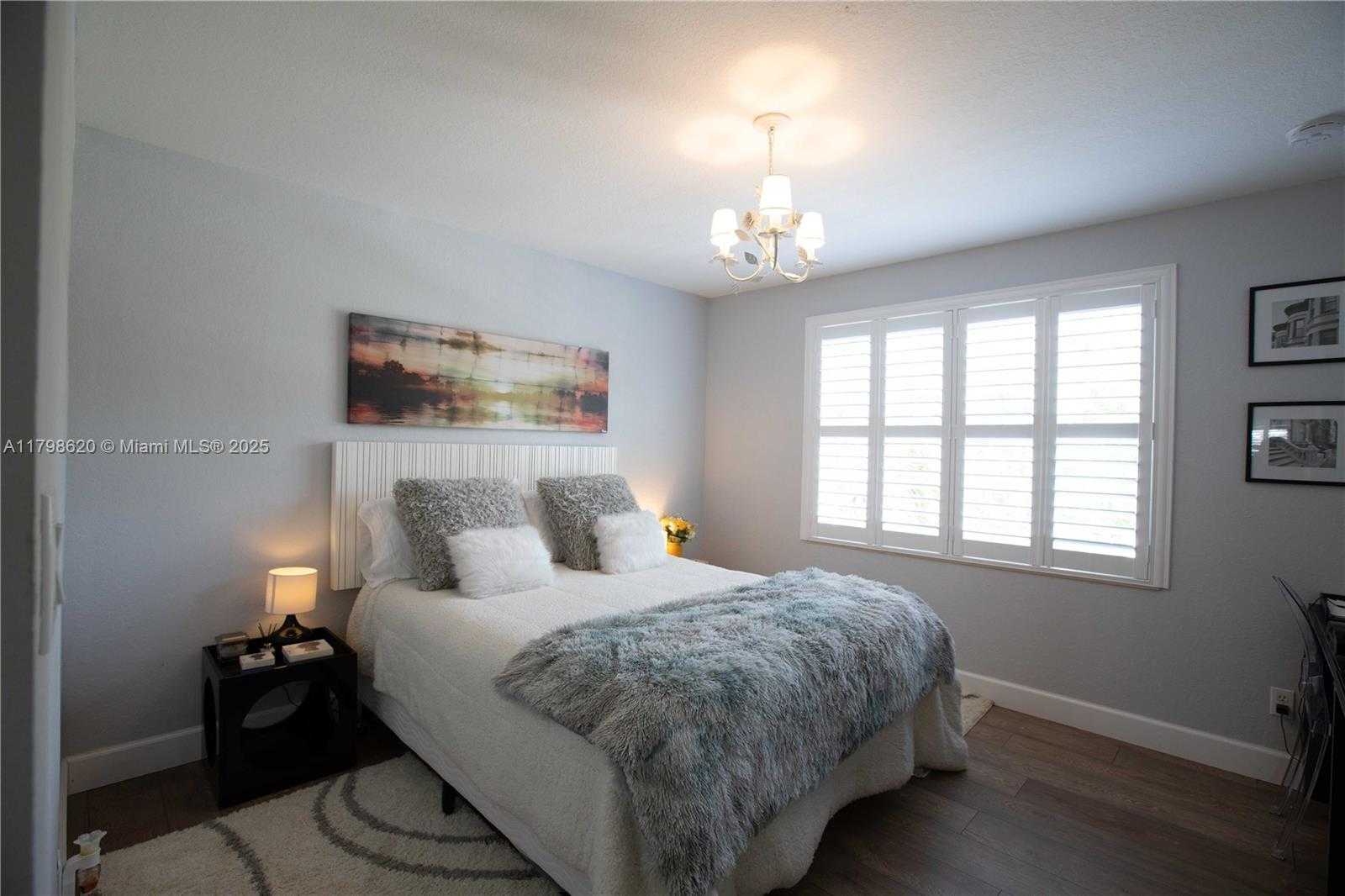 Small Image of 4450 LAUREL PL, Weston Number 31