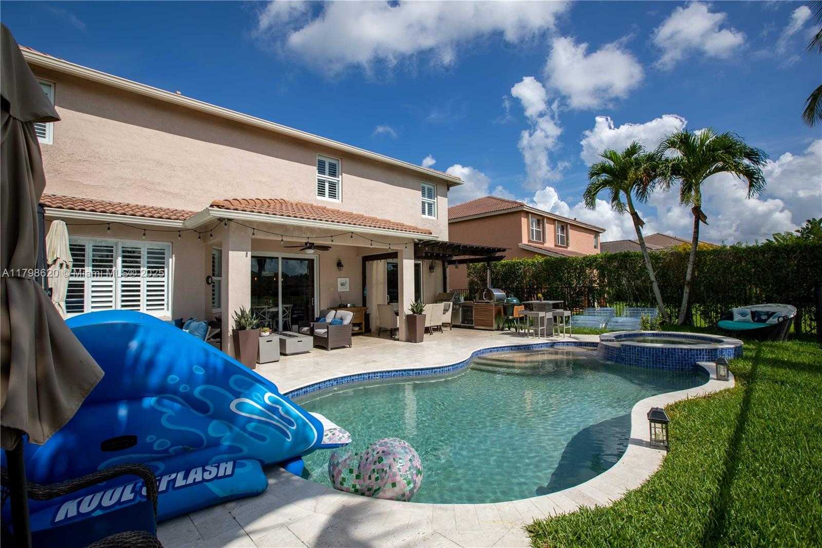 Small Image of 4450 LAUREL PL, Weston Number 36