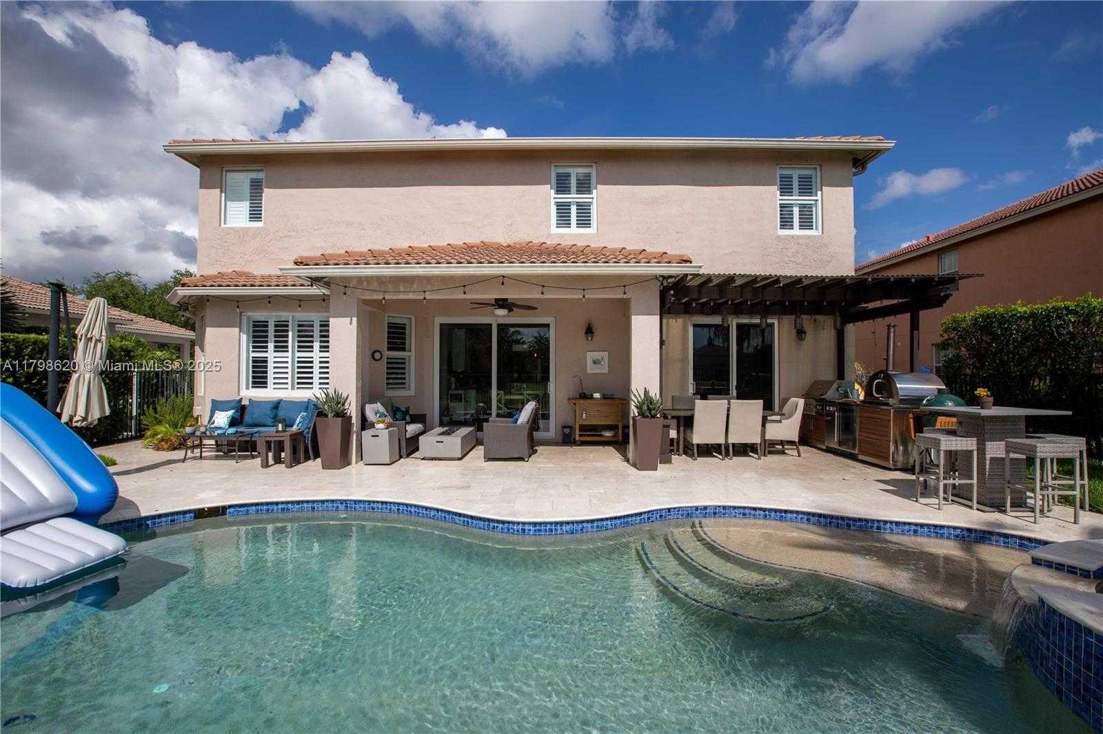 Small Image of 4450 LAUREL PL, Weston Number 37