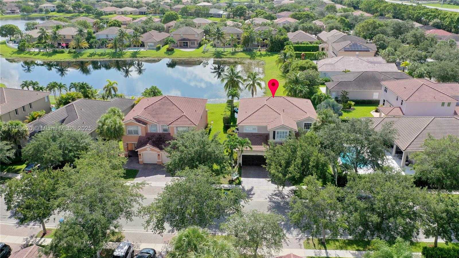 Small Image of 4450 LAUREL PL, Weston Number 43