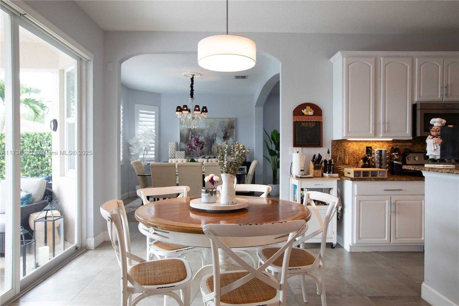 Small Image of 4450 LAUREL PL, Weston Number 6