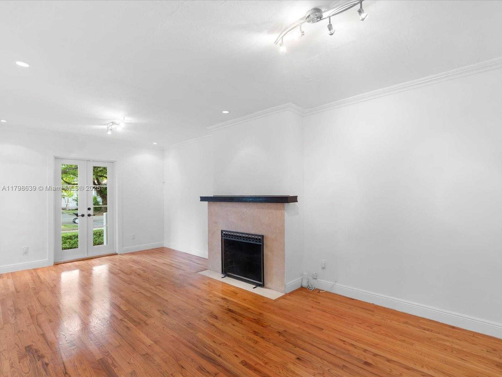 Small Image of 1125 ASTURIA AVE, Coral Gables Number 36