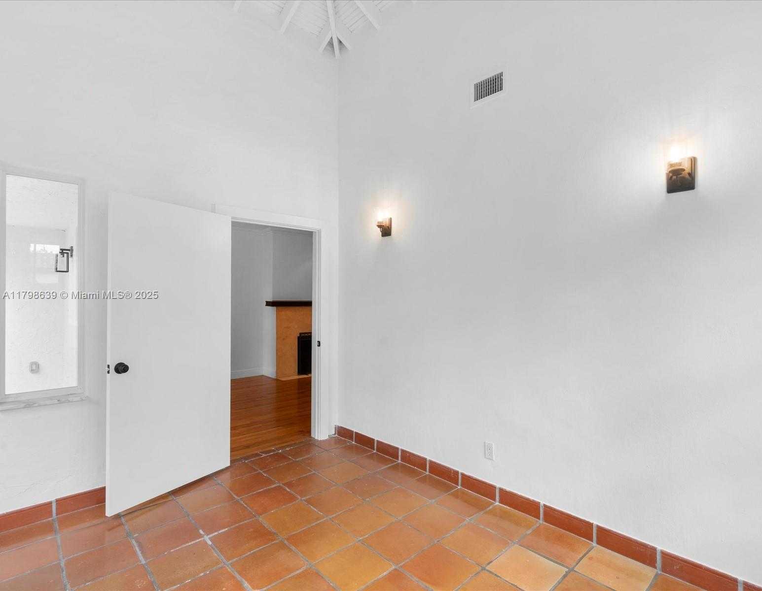 Small Image of 1125 ASTURIA AVE, Coral Gables Number 41