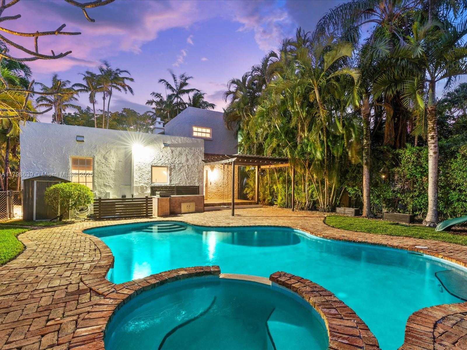 Small Image of 1125 ASTURIA AVE, Coral Gables Number 44