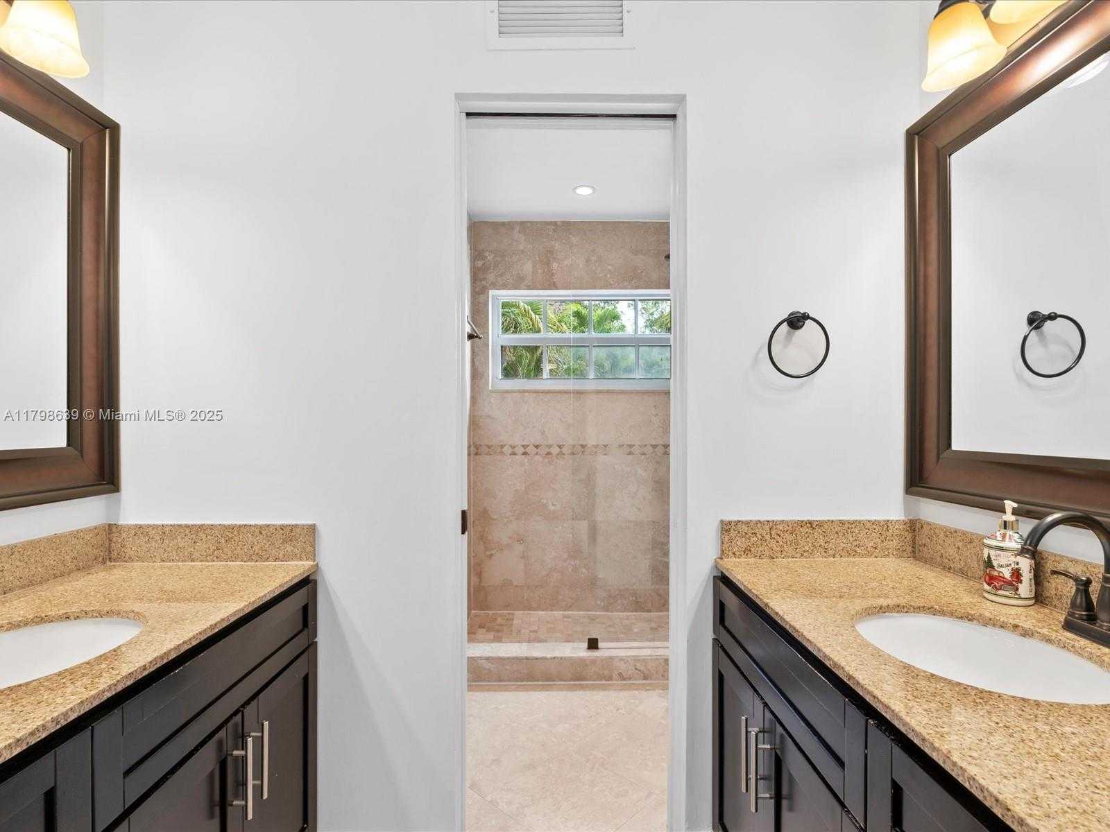 Small Image of 1125 ASTURIA AVE, Coral Gables Number 7
