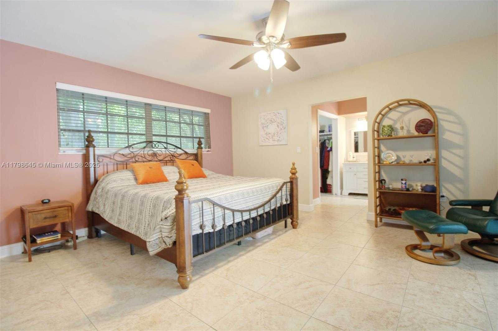 Small Image of 7700 SOUTH WEST 168TH TER, Palmetto Bay Number 13
