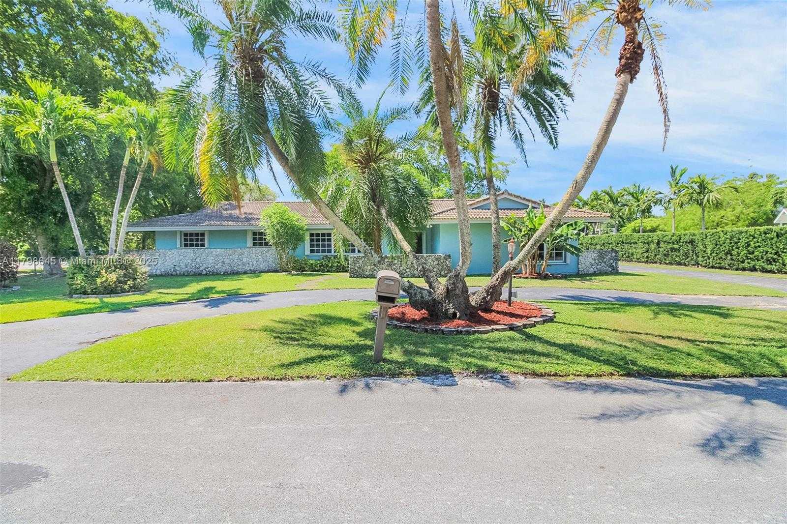 Small Image of 7700 SOUTH WEST 168TH TER, Palmetto Bay Number 27