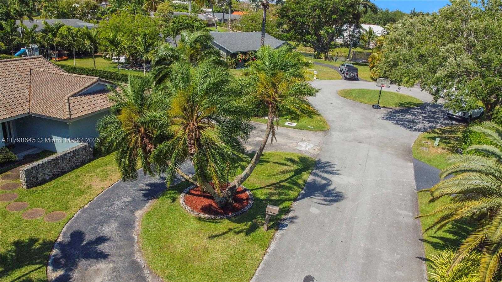 Small Image of 7700 SOUTH WEST 168TH TER, Palmetto Bay Number 31