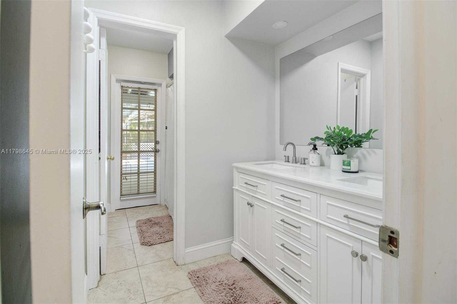 Small Image of 7700 SOUTH WEST 168TH TER, Palmetto Bay Number 8