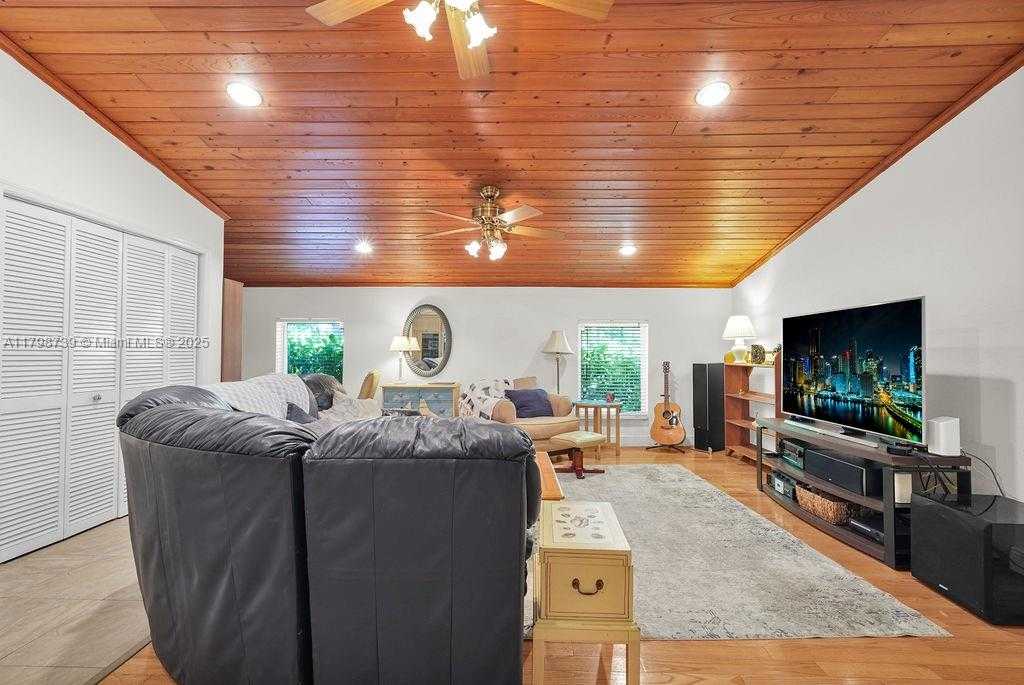 Small Image of 6551 SOUTH WEST 126TH ST, Pinecrest Number 11