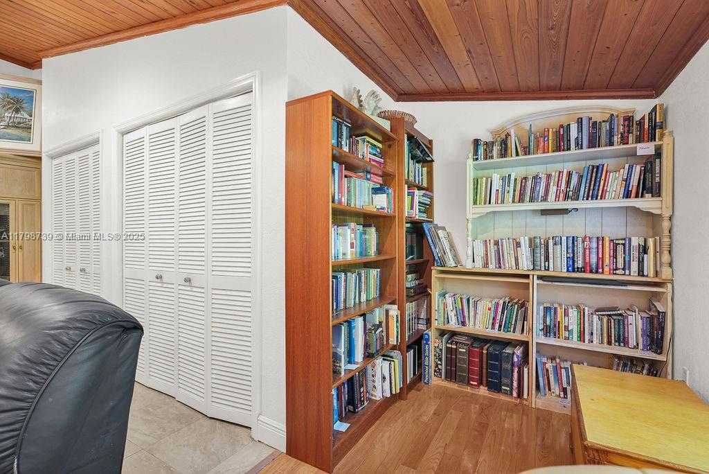 Small Image of 6551 SOUTH WEST 126TH ST, Pinecrest Number 13