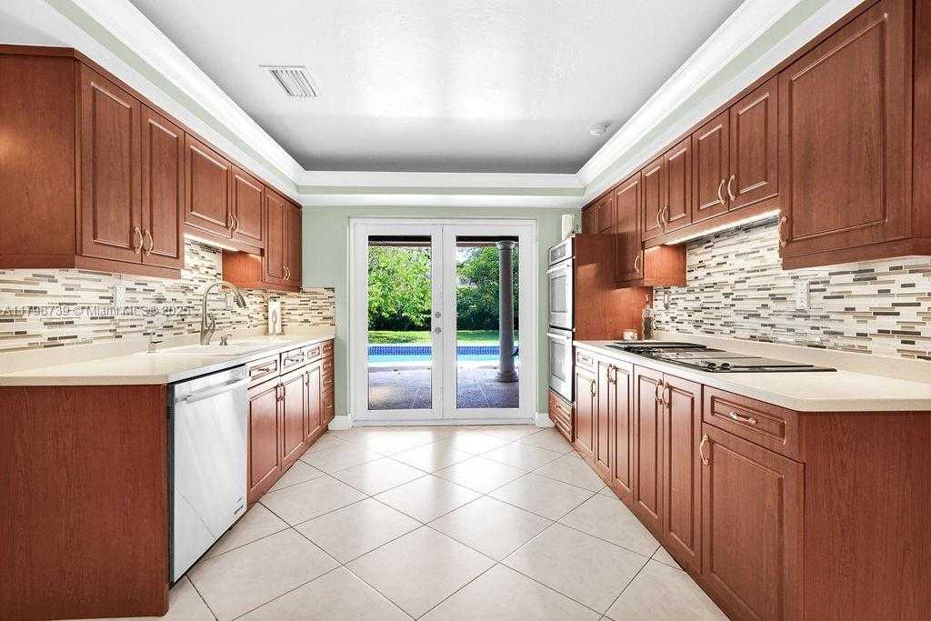 Small Image of 6551 SOUTH WEST 126TH ST, Pinecrest Number 14