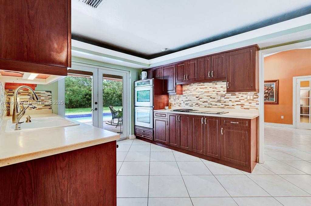 Small Image of 6551 SOUTH WEST 126TH ST, Pinecrest Number 16