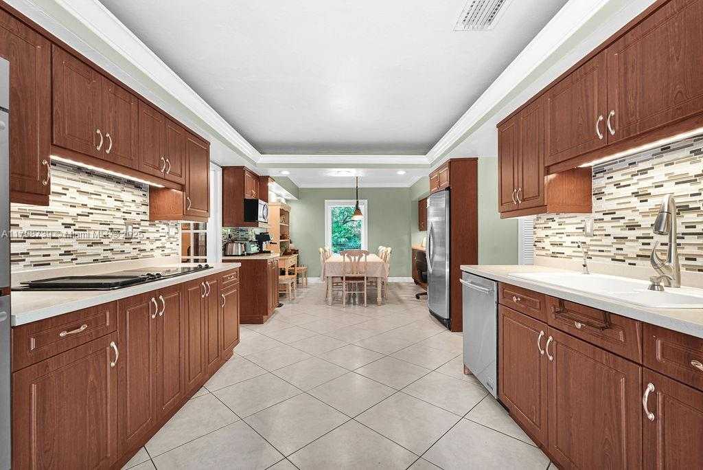 Small Image of 6551 SOUTH WEST 126TH ST, Pinecrest Number 17
